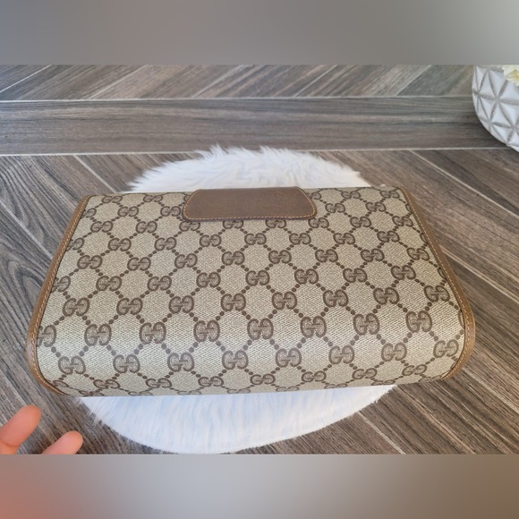 Vintage GUCCI Clutch - Picture 5 of 16